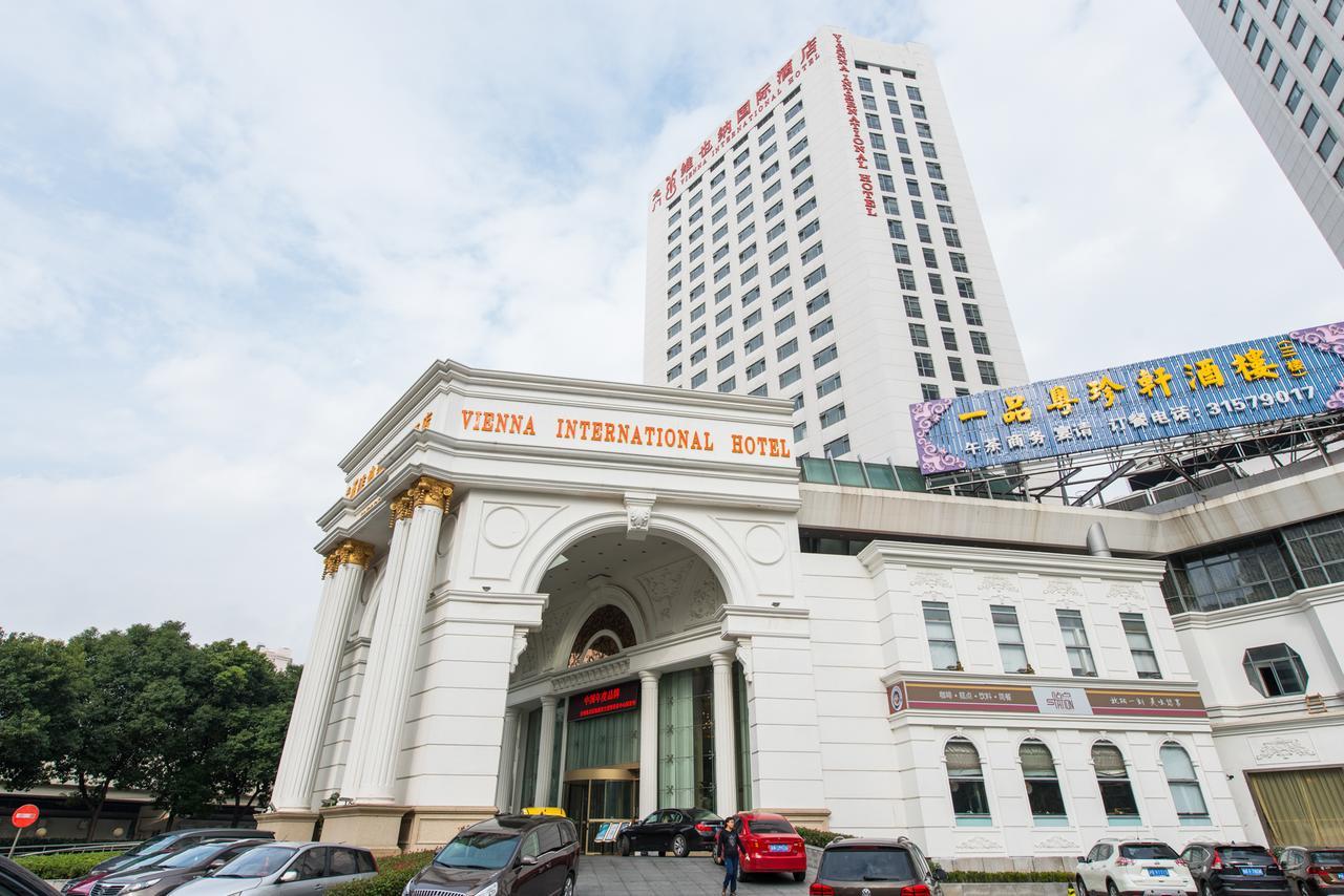 Vienna International Hotel Shanghai Train Station Exterior foto